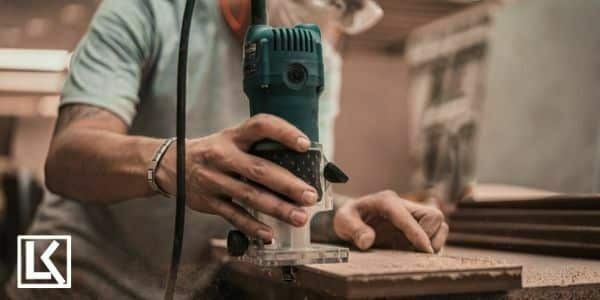 نجار بينبع صيانة وفك وتركيب مطابخ وغرف نوم وابواب وشبابيك